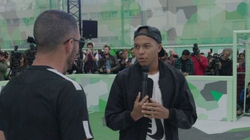 Killian Mbappé à Bondy (Seine-Saint-Denis), sa ville natale, le 6 septembre 2017 (photo/L'Equipe)